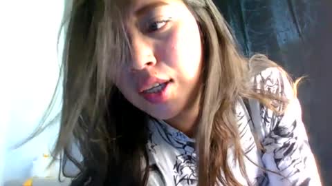 QUEEN OFF MILk  IM BACK  15 NOV online show from June 2026 10:23:01 PM