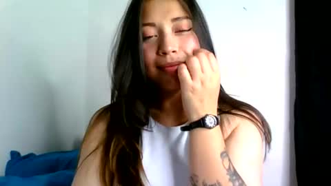 QUEEN OFF MILk  IM BACK  15 NOV online show from June 2026 10:23:02 PM