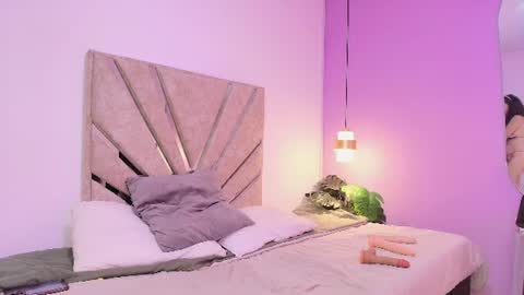 aleskahoffman1 online show from July 2026 12:36:02 PM