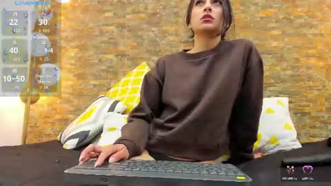 Aleska online show from July 2026 01:04:01 PM