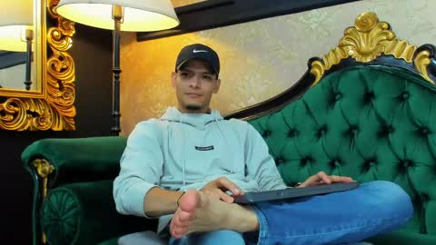 Snapshot of aless_king chatting on May 2026 09:43:01 PM Alessandro King online show from May 2026 09:43:01 PM