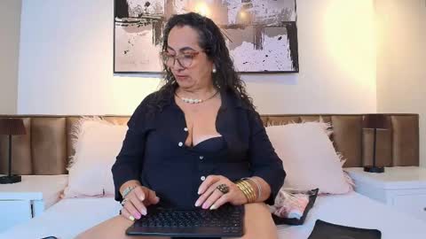 Alessandra online show from June 2026 11:57:01 AM