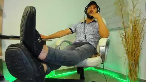 Snapshot of alessandro__wye chatting on December 2024 07:49:02 AM ALESSANDRO WYE online show from December 2024 07:49:02 AM