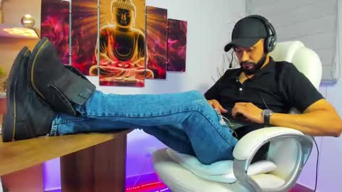 Snapshot of alessandro__wye chatting on January 2025 04:33:02 AM ALESSANDRO WYE online show from January 2025 04:33:02 AM