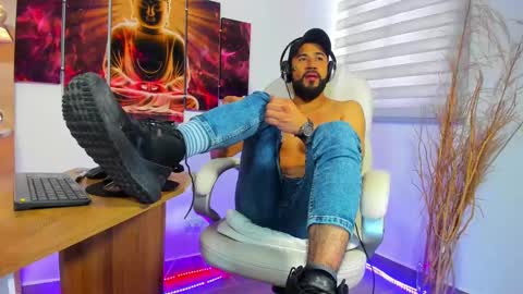 Snapshot of alessandro__wye chatting on January 2025 02:59:02 PM ALESSANDRO WYE online show from January 2025 02:59:02 PM