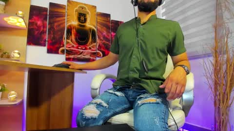 Snapshot of alessandro__wye chatting on January 2025 12:18:01 PM ALESSANDRO WYE online show from January 2025 12:18:01 PM