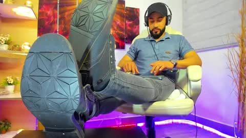 Snapshot of alessandro__wye chatting on January 2025 02:11:01 AM ALESSANDRO WYE online show from January 2025 02:11:01 AM