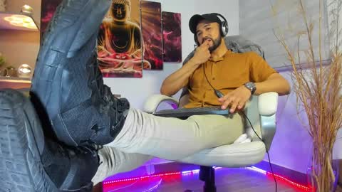 Snapshot of alessandro__wye chatting on February 2025 05:10:02 AM ALESSANDRO WYE online show from February 2025 05:10:02 AM