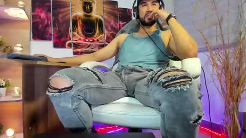 Snapshot of alessandro__wye chatting on February 2025 11:28:02 PM ALESSANDRO WYE online show from February 2025 11:28:02 PM