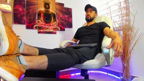 Snapshot of alessandro__wye chatting on February 2025 06:09:02 PM ALESSANDRO WYE online show from February 2025 06:09:02 PM