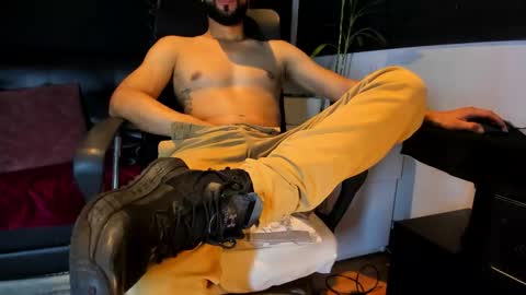 Snapshot of alessandro__wye chatting on December 2025 09:49:01 AM ALESSANDRO WYE online show from December 2025 09:49:01 AM