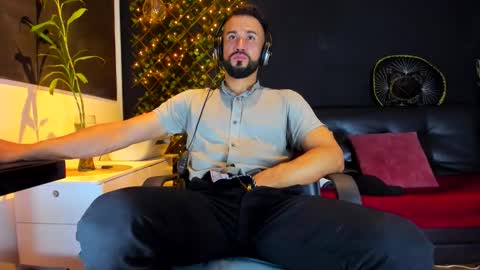 Snapshot of alessandro__wye chatting on February 2026 08:57:01 AM ALESSANDRO WYE online show from February 2026 08:57:01 AM