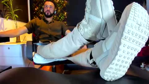 Snapshot of alessandro__wye chatting on February 2026 08:19:02 AM ALESSANDRO WYE online show from February 2026 08:19:02 AM