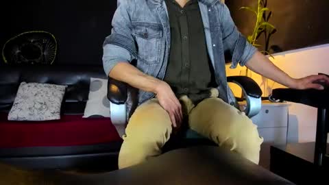 Snapshot of alessandro__wye chatting on February 2026 04:41:01 AM ALESSANDRO WYE online show from February 2026 04:41:01 AM