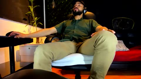 Snapshot of alessandro__wye chatting on February 2026 06:11:02 AM ALESSANDRO WYE online show from February 2026 06:11:02 AM