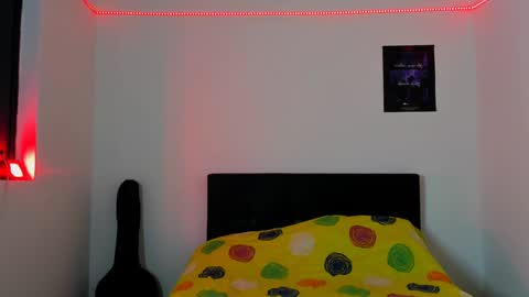 Alessandro online show from January 2025 03:33:02 AM