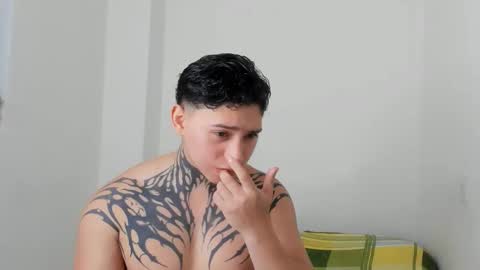 Alessandro online show from November 2025 08:20:01 PM