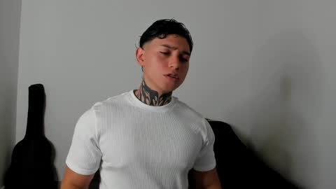 Alessandro online show from May 2026 11:13:02 PM