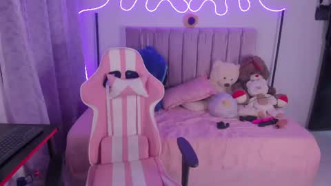 alessia dolce online show from July 2026 03:41:02 AM