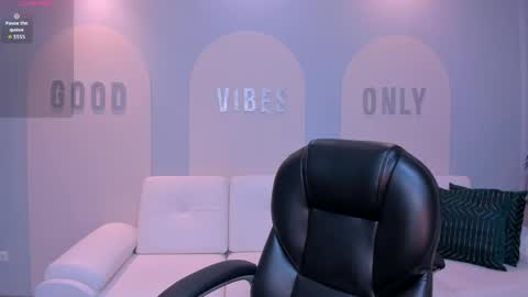 A L E S S I A online show from April 2026 04:24:02 AM