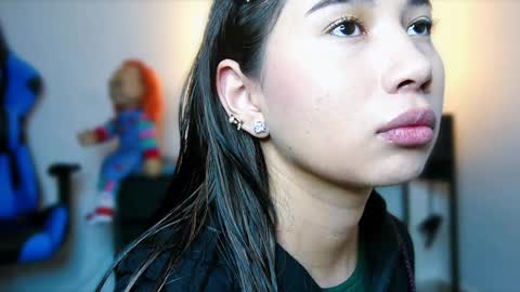 Snapshot of alessiavix chatting on February 2025 03:17:01 PM Alessia Meow online show from February 2025 03:17:01 PM