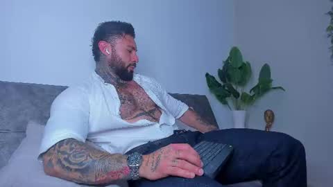 Aless Rose online show from June 2026 08:32:02 PM