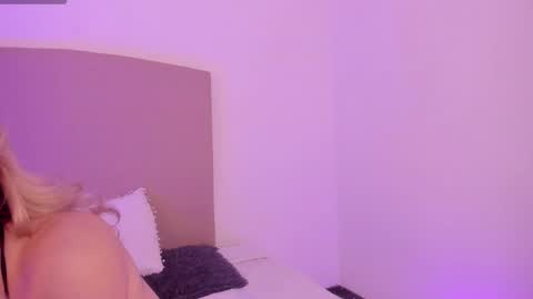 Alessia Moon online show from May 2026 11:31:02 AM
