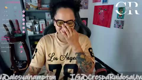 Snapshot of alesyahampton chatting on November 2025 02:21:02 PM Crespa Ruidosa online show from November 2025 02:21:02 PM