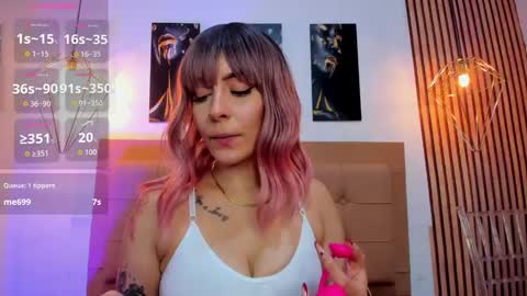 Aleszia online show from September 2025 07:28:02 PM