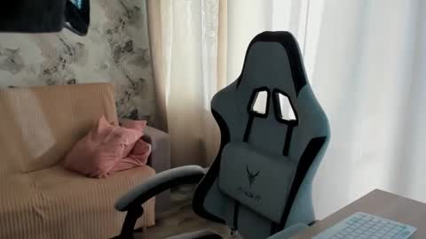 Aletta Oushen online show from September 2025 10:09:02 AM