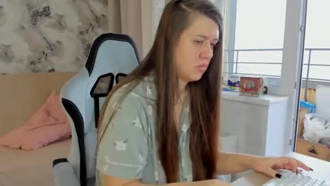 Aletta Oushen online show from October 2025 11:08:02 AM