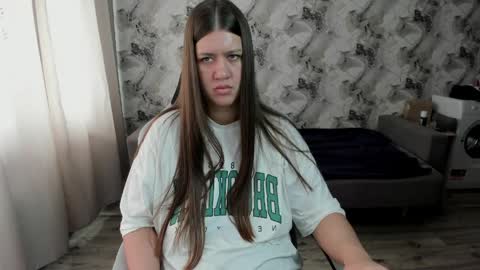 Snapshot of aletta_oushen chatting on April 2026 07:44:01 AM Aletta Oushen online show from April 2026 07:44:01 AM
