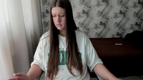 Snapshot of aletta_oushen chatting on May 2026 07:14:02 AM Aletta Oushen online show from May 2026 07:14:02 AM