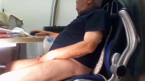 Snapshot of alex47100 chatting on December 2024 03:33:02 PM alex47100 online show from December 2024 03:33:02 PM