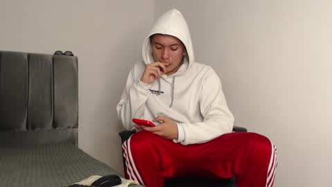 Owen online show from December 2024 05:26:01 AM