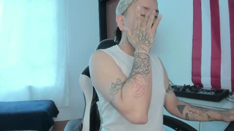 Snapshot of alex__montesco chatting on April 2026 04:23:01 PM Alex online show from April 2026 04:23:01 PM