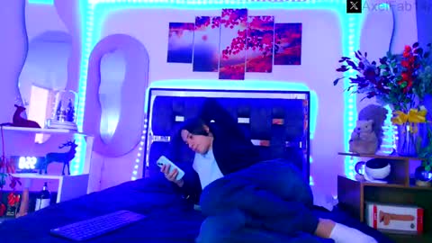 sneider online show from December 2024 06:28:01 PM