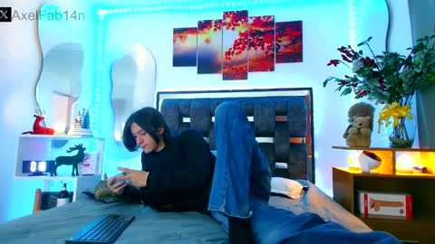 sneider online show from December 2024 06:48:01 PM