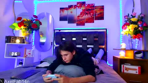 sneider online show from February 2025 06:43:02 PM