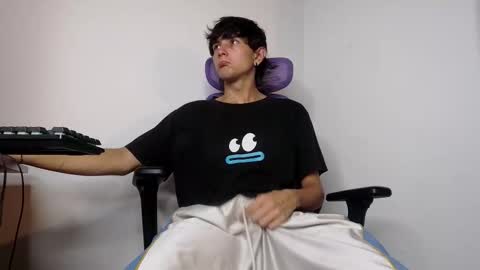 Snapshot of alex_connorr chatting on December 2025 11:33:02 PM alex_connorr online show from December 2025 11:33:02 PM