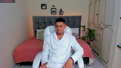 Snapshot of alex_cute77 chatting on January 2025 12:07:02 PM alex online show from January 2025 12:07:02 PM