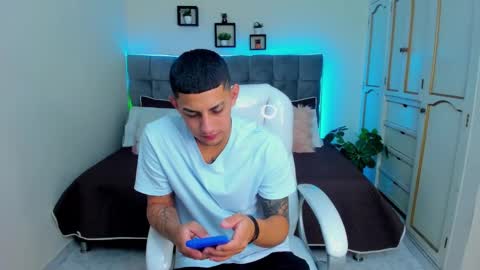 Snapshot of alex_cute77 chatting on January 2025 12:20:02 PM alex online show from January 2025 12:20:02 PM