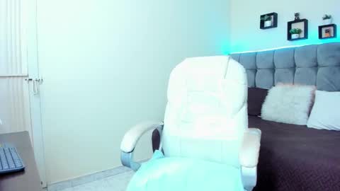 Snapshot of alex_cute77 chatting on February 2025 03:18:01 PM alex online show from February 2025 03:18:01 PM