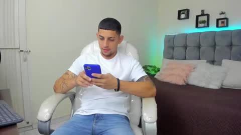 Snapshot of alex_cute77 chatting on February 2025 12:43:02 PM alex online show from February 2025 12:43:02 PM