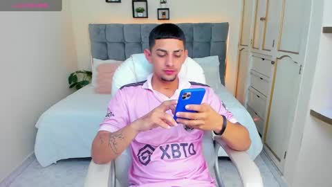 Snapshot of alex_cute77 chatting on February 2025 12:17:02 PM alex online show from February 2025 12:17:02 PM