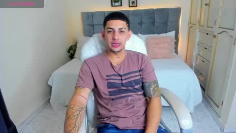 Snapshot of alex_cute77 chatting on February 2025 12:16:01 PM alex online show from February 2025 12:16:01 PM