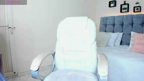 Snapshot of alex_cute77 chatting on February 2025 03:37:02 PM alex online show from February 2025 03:37:02 PM