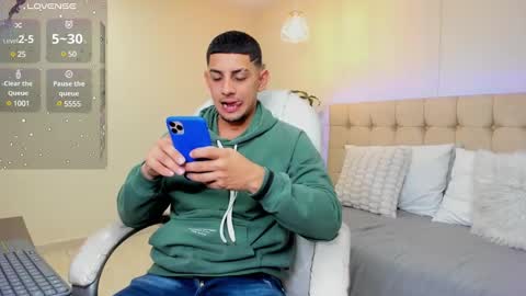 Snapshot of alex_cute77 chatting on March 2025 12:12:01 PM alex online show from March 2025 12:12:01 PM