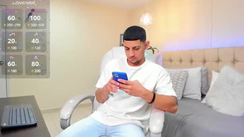 Snapshot of alex_cute77 chatting on March 2025 12:22:01 PM alex online show from March 2025 12:22:01 PM