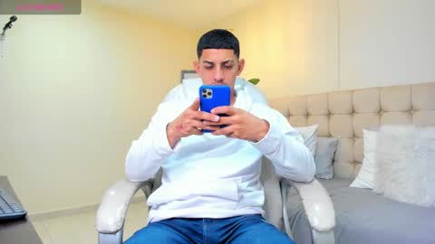 Snapshot of alex_cute77 chatting on March 2025 12:23:02 PM alex online show from March 2025 12:23:02 PM